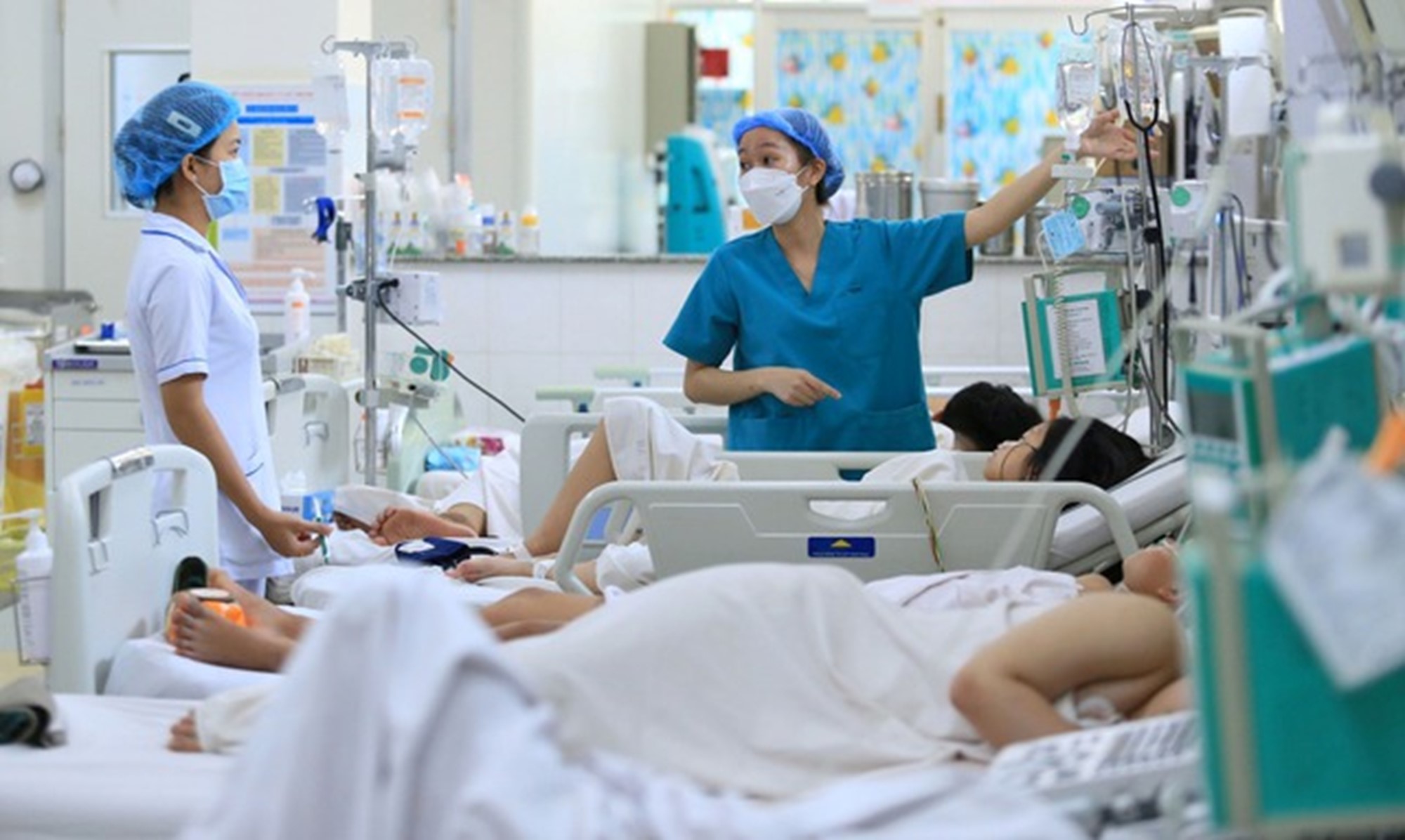 Rà soát tổng thể nhu cầu sử dụng viên chức ngành y tế, giáo dục ở các địa phương