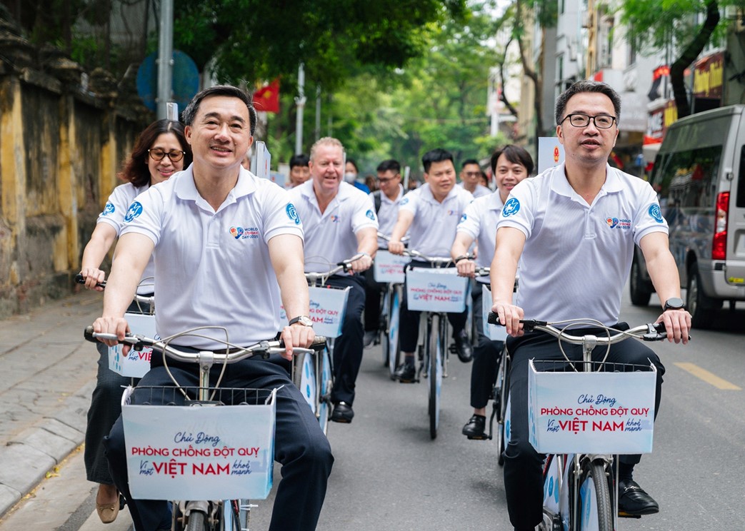 Thầy thuốc trẻ dùng AI khám, tư vấn phòng, chống đột quỵ