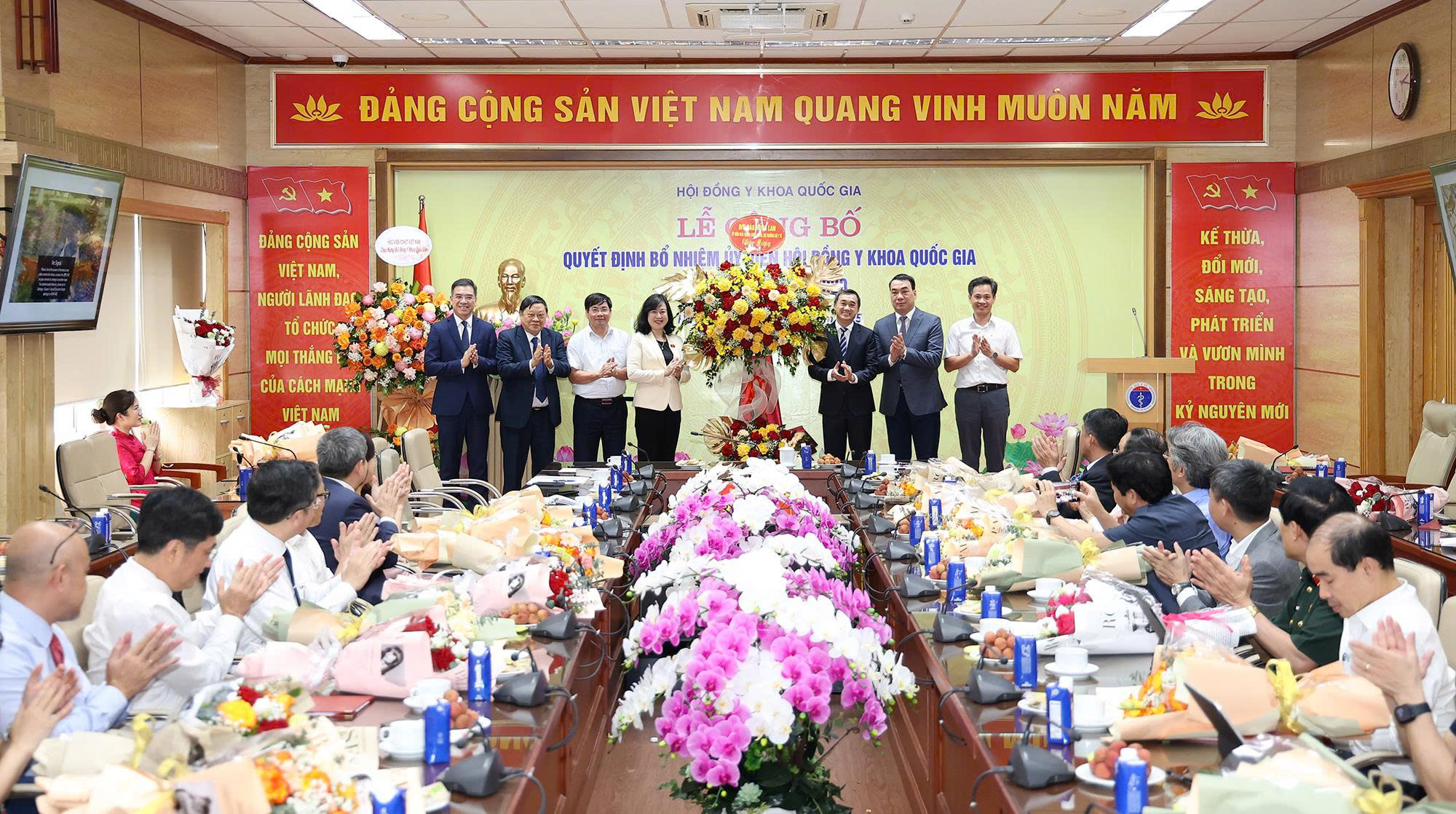 Bộ trưởng Đào Hồng Lan giao 5 nhiệm vụ trọng tâm cho Hội đồng Y khoa Quốc gia- Ảnh 6.