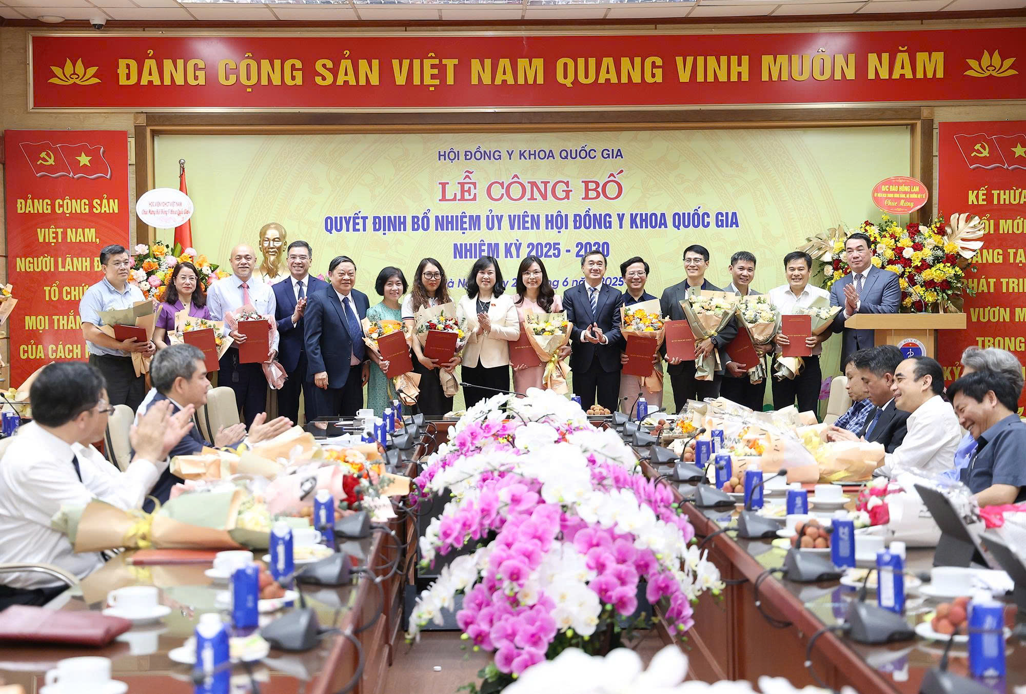 Bộ trưởng Đào Hồng Lan giao 5 nhiệm vụ trọng tâm cho Hội đồng Y khoa Quốc gia- Ảnh 4.