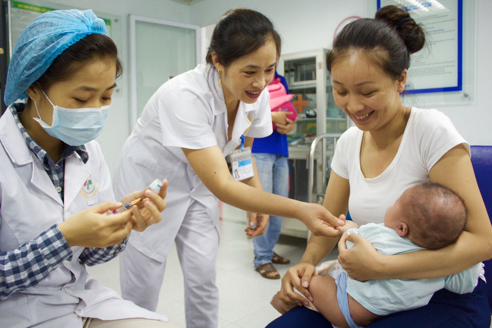 Bộ Y tế tăng cường phát hiện sớm các nguy cơ dịch bệnh tại cộng đồng và cơ sở y tế- Ảnh 2.