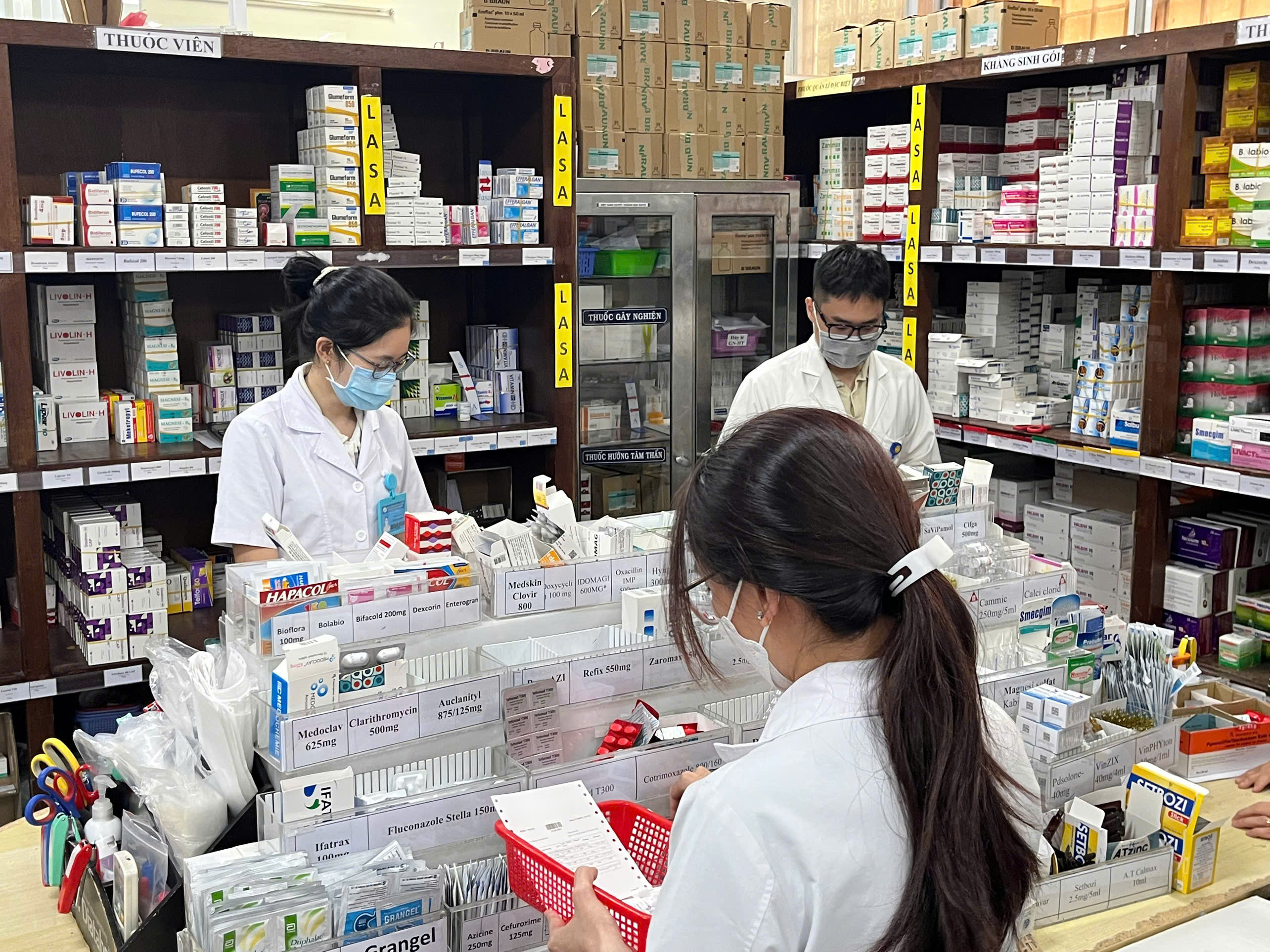 Bộ Y tế yêu cầu dự trữ, cung ứng đầy đủ thuốc cho điều trị, phòng chống dịch bệnh- Ảnh 1.