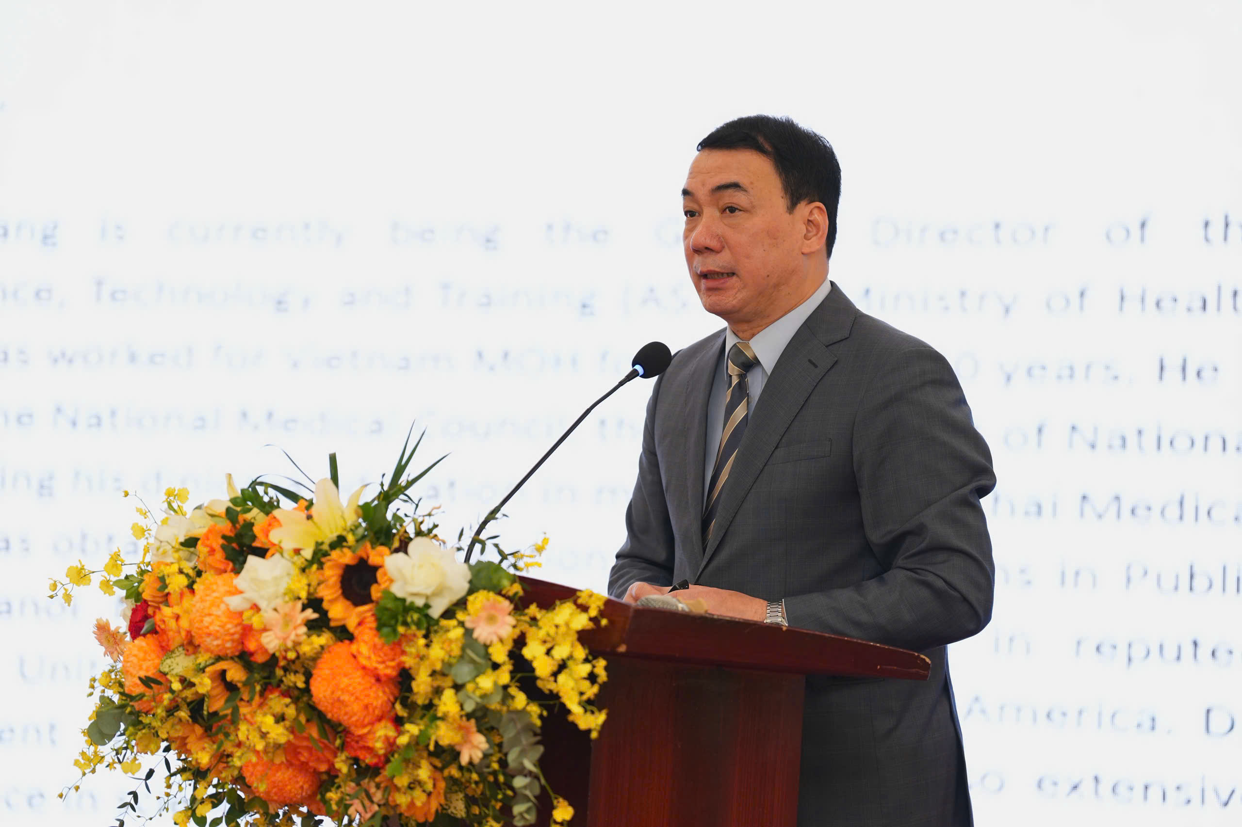 50% cơ sở đào tạo y khoa chưa đạt chuẩn đầu ra, bác sĩ trẻ sẽ khó vượt qua kỳ thi Quốc gia để hành nghề- Ảnh 2.